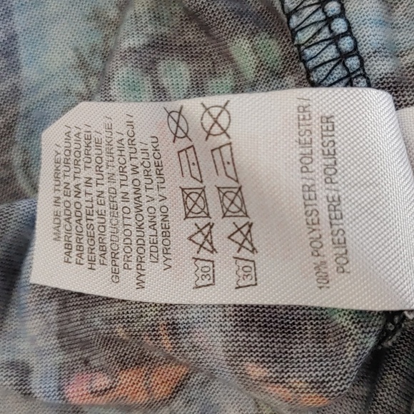 Rick & Morty T-Shirt - Picture 6 of 8